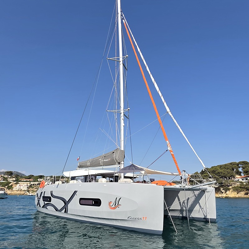 Excess11_M_bandol01